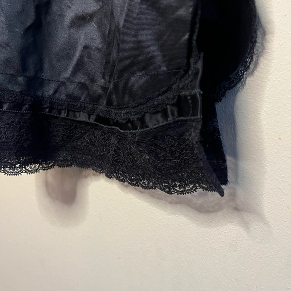 Vintage Vanity Fair Made In USA Black Lace Slip Nightgown Small - Picture 5 of 14